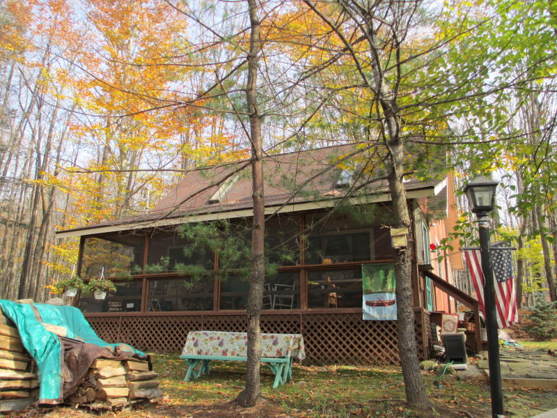 3001 North Gate Road - Charming Hideout Community Chalet