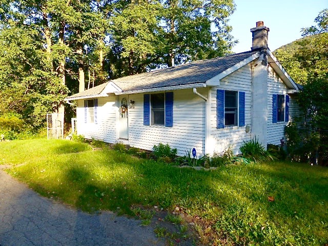 Joanne Callahan Callahan Catskill Real Estate Closes Another One of Her Listings in Walton NY!