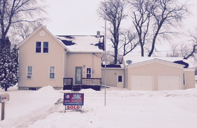 3 bed, 2 bath home SOLD in Canistota by Chris and Rick Popkes!