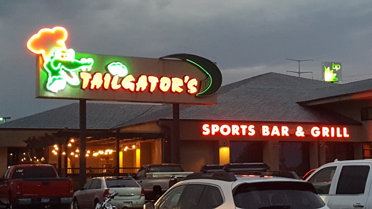 My Review of Tailgator's Bar & Grill in Brandon, SD